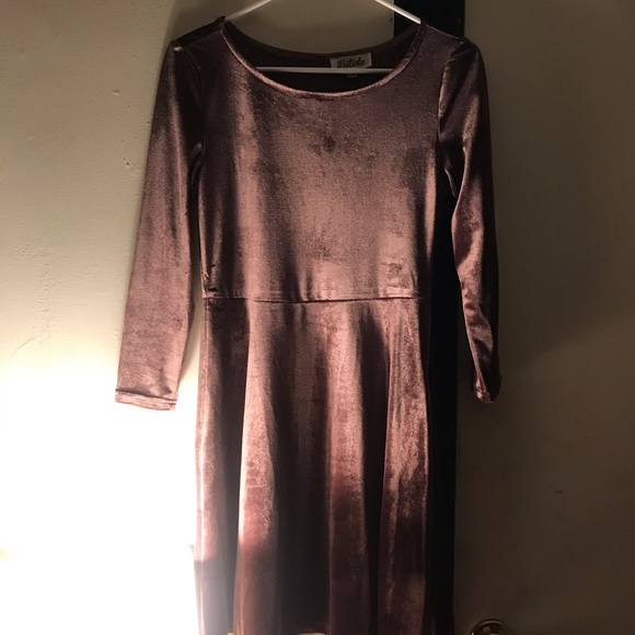 Listicle Dresses & Skirts - Listicle plum velvet Boutique cocktail dress